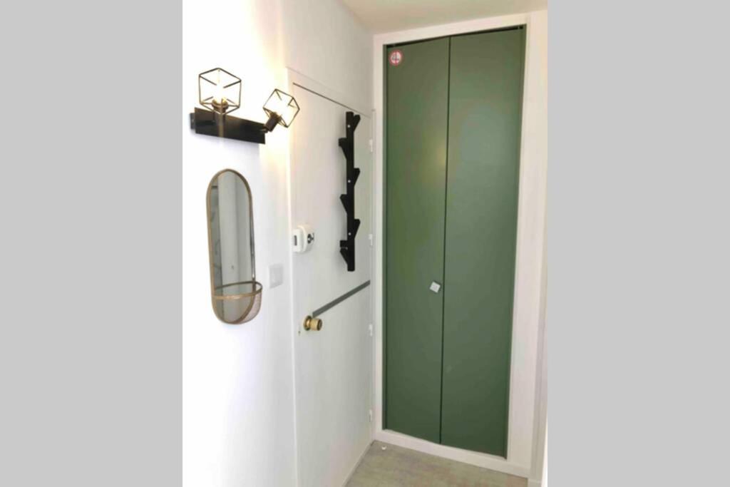 Grand Studio Cabine 30 M² Centre Ville, Refait A Neuf Pour Vous ! Climatise La Grande Motte Exteriér fotografie